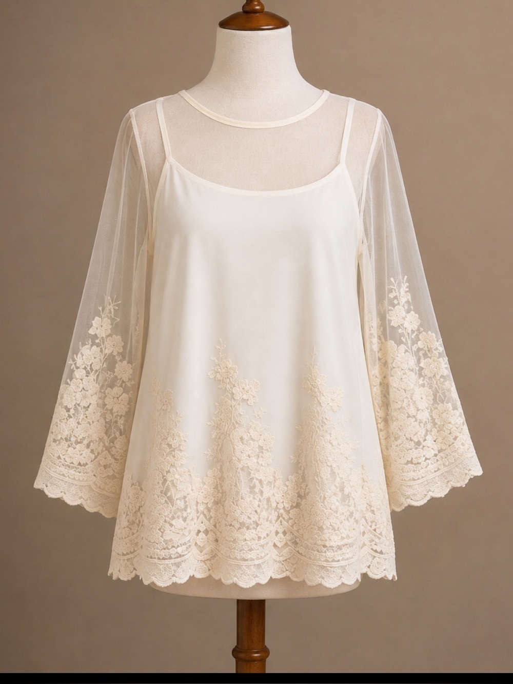 Ultra Pink NWT Ivory Embroidered Lace Mesh Bell Sleeve Blouse M